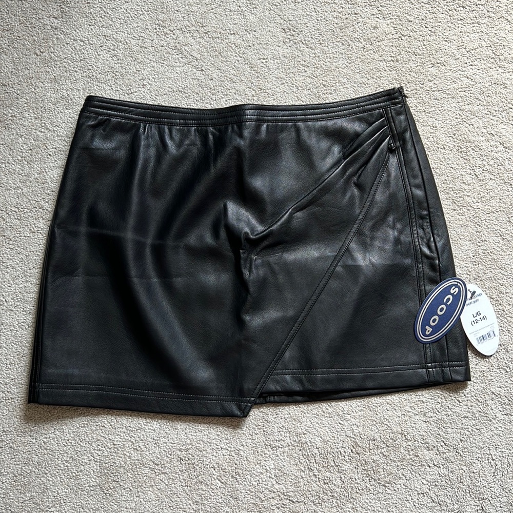 Scoop faux leather skirt black size 12/14 NWT